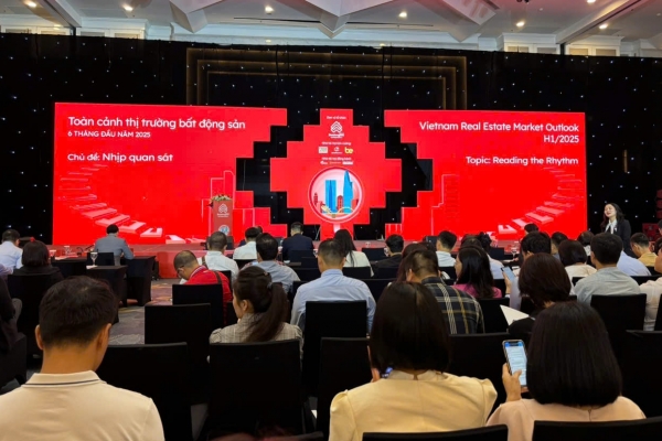Thị trường bất động sản nửa đầu năm 2025: Chung cư vẫn 'hot'