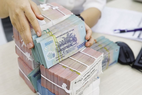 Điểm tin ngân hàng ngày 13/8: Dự báo lãi suất huy động ngân hàng giảm nhẹ vào cuối năm 2025