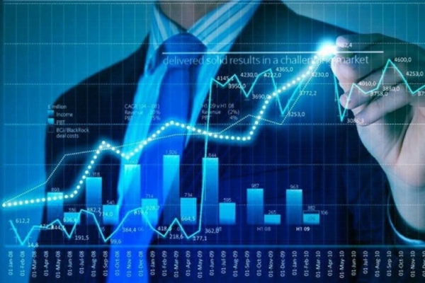 Thị trường chứng khoán 20/8: Vingroup kéo trụ, VN-Index lập đỉnh mới giữa biển đỏ