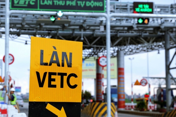 Từ 1/10, ô tô không được qua trạm thu phí nếu chưa có tài khoản giao thông