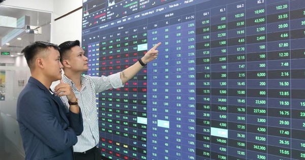 Cổ phiếu nào giúp thị trường “khoác áo xanh” hôm nay?