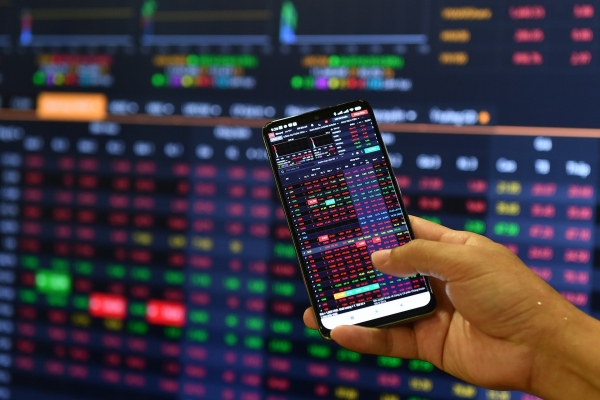 Nhận định phiên giao dịch ngày 27/10: Có thể giải ngân từng phần tại các nhịp điều chỉnh