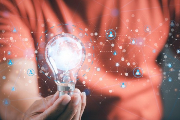 Những động thái bất ngờ đáng chú ý từ loạt doanh nghiệp lớn phiên 2/12