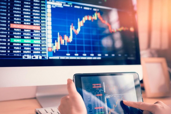 Loạt doanh nghiệp lớn công bố phát hành nghìn tỷ, giao dịch cổ đông lớn phiên 3/12