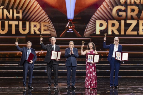 VinFuture 2025 vinh danh các tác giả phát triển vaccine HPV cứu sống hàng triệu người