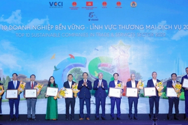 PV Drilling và PVCFC được vinh danh Top 100 doanh nghiệp bền vững tại Việt Nam 2025
