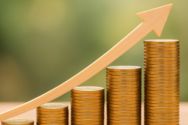 Lãi suất huy động đồng loạt tăng mạnh cuối năm: Cuộc đua nóng trở lại