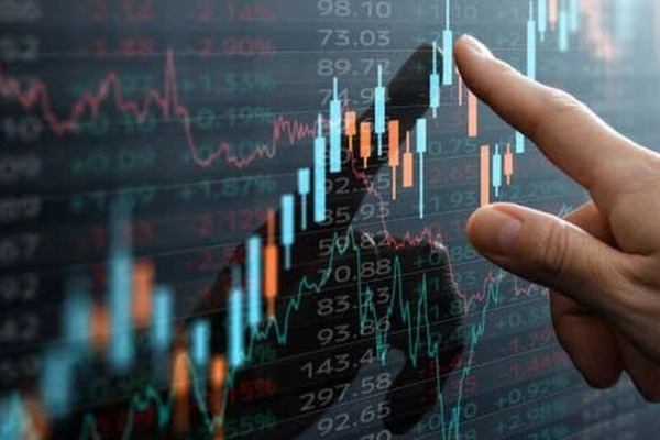 Loạt doanh nghiệp chốt quyền cổ tức, phát hành trái phiếu và giao dịch cổ phiếu quy mô lớn ngày 9/12