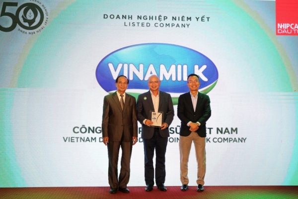 Được đánh giá cao về 'E-S-G', Vinamilk nhận giải phát triển bền vững 2022