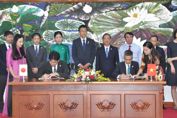 Việt Nam - Nhật Bản ký 03 thỏa thuận vay vốn trị giá 450 triệu Đô la Mỹ