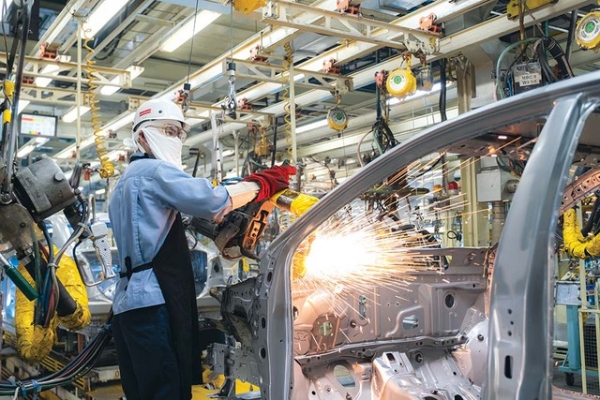 Sản xuất công nghiệp tăng tốc trong những tháng cuối năm