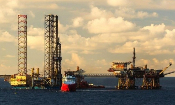 Giá xăng dầu hôm nay (15/8): Dầu thô tiếp tục giảm nhẹ