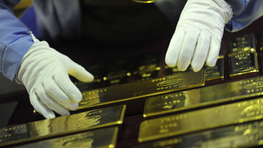 Nga hưởng lợi từ việc tích trữ vàng