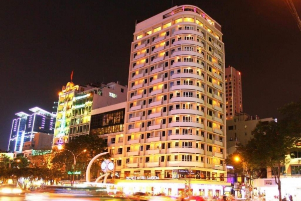 Chủ sở hữu loạt khách sạn “đất vàng” đình đám ở Hà Nội và TP.HCM liên tục báo lỗ
