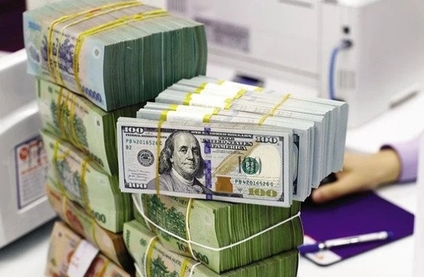 Tỷ giá ngoại tệ hôm nay 17/11: Đồng USD trong nước giảm mạnh