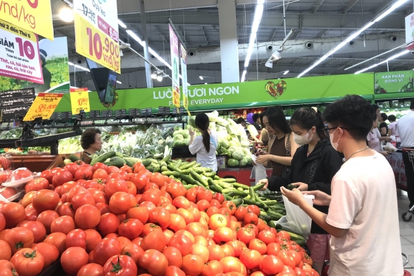 Thị trường hàng hóa ngày Tết: Giá cả không tăng đột biến, nhiều siêu thị mở cửa trở lại