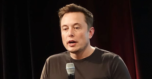 Elon Musk dự đoán trí tuệ nhân tạo sẽ vượt trội hơn con người trong năm 2025