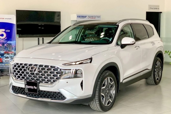 Giá lăn bánh Hyundai Santa Fe cuối tháng 7/2024 ‘siêu mềm’, đè bẹp Toyota Fortuner và Ford Everest