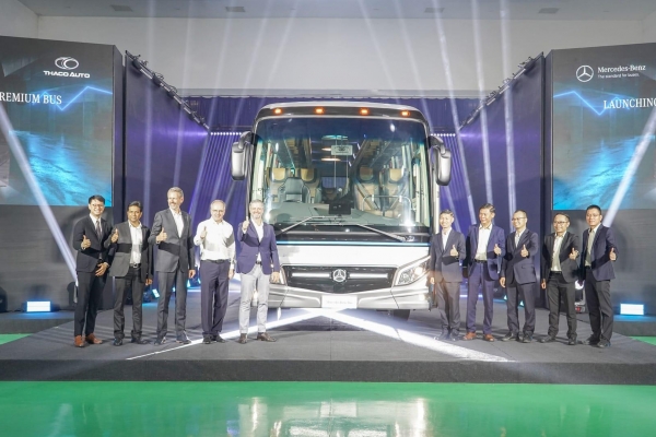 THACO AUTO xuất khẩu xe bus cao cấp Mercedes-Benz sang Thái Lan