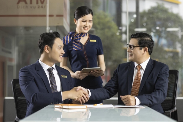 Dòng tiền tìm đến cổ phiếu ngân hàng định giá thấp, triển vọng tăng trưởng tích cực