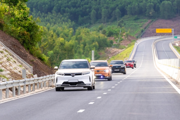 VinFast cán mốc 100.000 ô tô bán ra trong 9 tháng đầu năm 2025