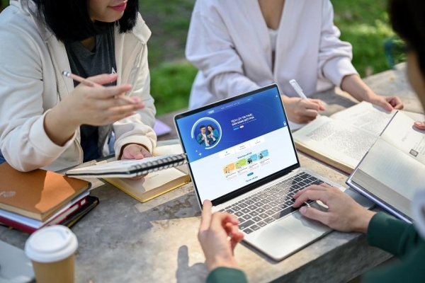 Sacombank mang 'trường học tài chính số' đến với sinh viên trên toàn quốc