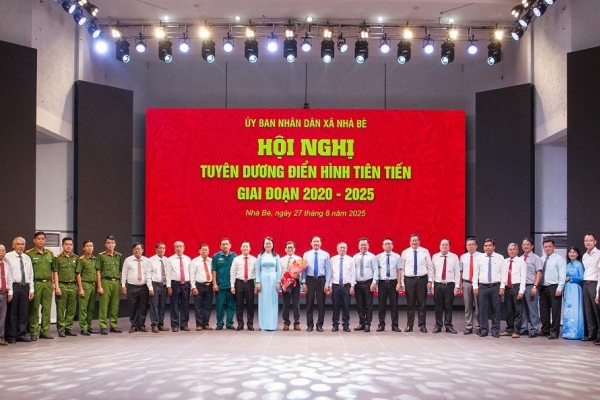 Phú Long vinh dự đón nhận Bằng khen tuyên dương “Doanh nghiệp điển hình tiên tiến giai đoạn 2020 – 2025”