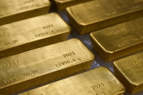 Giá vàng bật tăng trở lại, vượt qua mức 2.000 USD/ounce