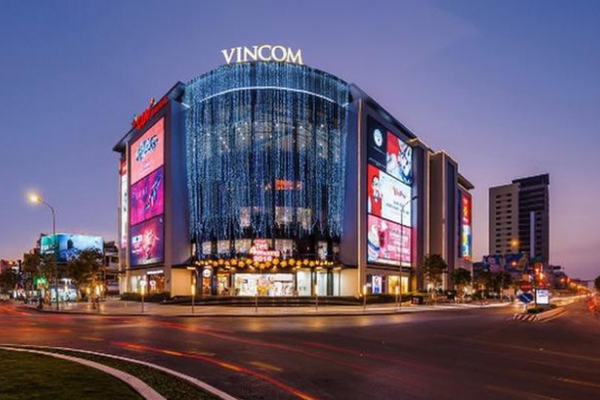 Vincom Retail: lợi nhuận quý 2 giảm xuống 343 tỷ đồng, bằng 54% cùng kỳ.