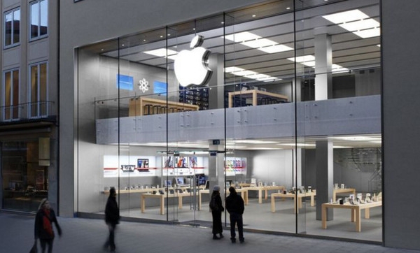 Apple dưới thời CEO Tim Cook đạt lợi nhuận kỷ lục, trở thành công ty 2.000 tỷ USD