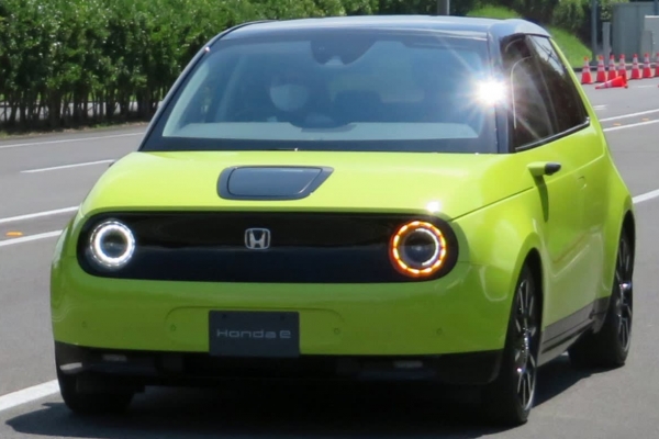Honda ra mắt xe ô tô điện đầu tiên vào tháng 10