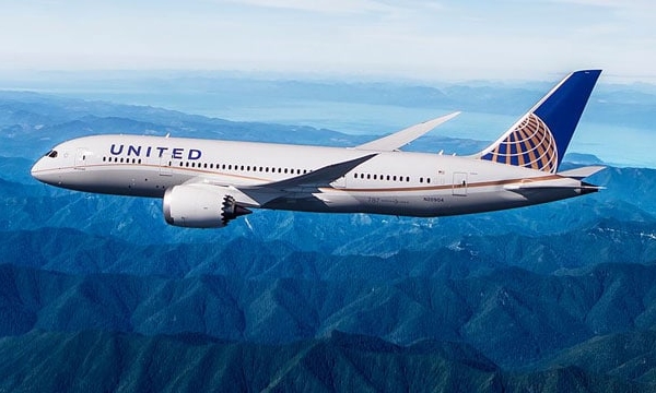 United Airlines cắt giảm 2.850 phi công