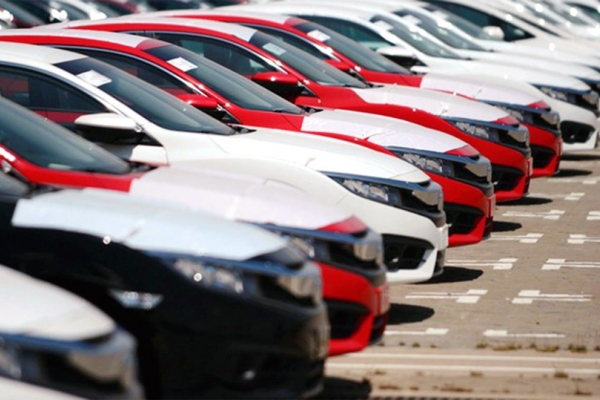Lượng nhập khẩu ô tô tháng 8 tăng vọt, cán mốc 8.000 chiếc