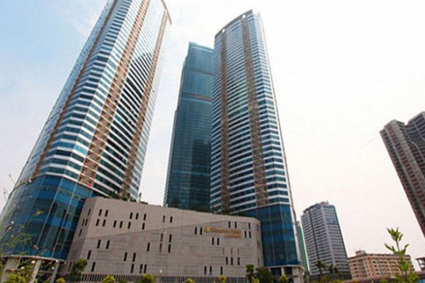 Hai tòa nhà hào nhoáng Hà Nội là Keangnam Landmark và Lotte Center đều đang lỗ chồng lỗ
