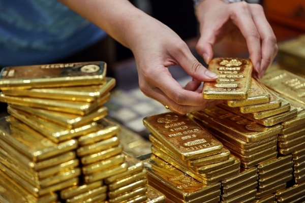 Giá vàng tiếp tục giảm sâu, chạm đáy trong vòng 5 tháng