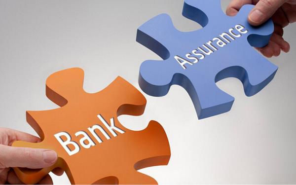 Chấn chỉnh tình trạng ngân hàng 'ép' khách hàng mua bảo hiểm khi vay vốn
