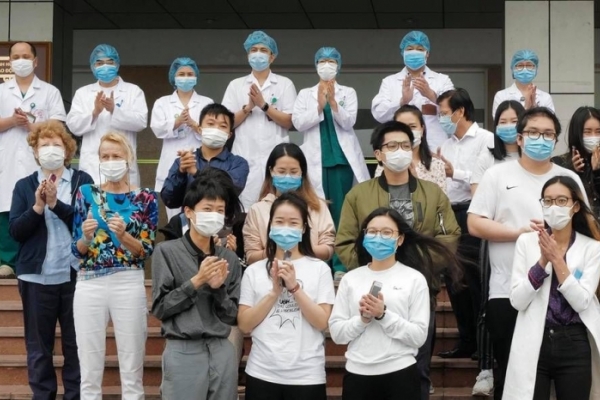 Việt Nam liên tục được truyền thông quốc tế ca ngợi kinh nghiệm chống dịch COVID-19