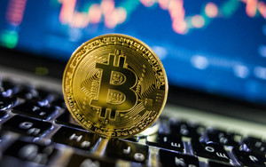 Giá Bitcoin hôm nay ngày 8/4: Thị trường ngập sắc đỏ, Bitcoin có giá 7.100 USD/BTC