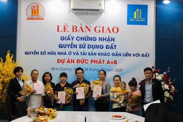 Đất Nguồn Group: Tiếp tục trao 204 sổ đỏ cho khách hàng