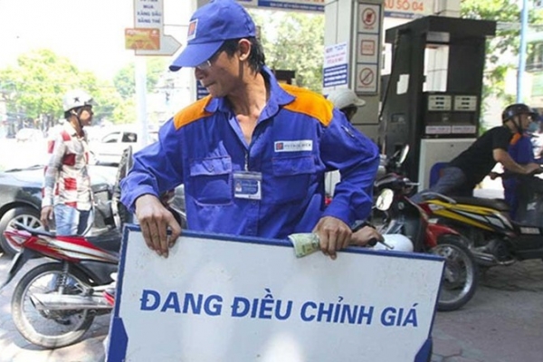 Giá xăng dầu hôm nay ngày 18/3: Giá nhiên liệu giảm không ngừng