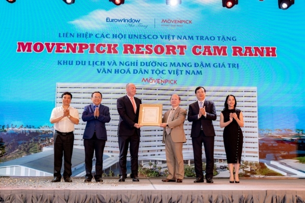 Tổng cục Du lịch công nhận Movenpick Resort Cam Ranh và Radisson Blu Resort Cam Ranh đạt tiêu chuẩn 5 sao