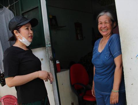 Chủ nhà miễn 2 tháng tiền phòng: 'Xúc động khi họ khóc'