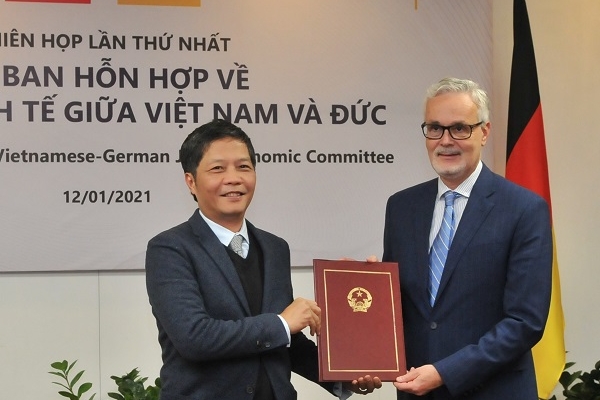 Việt Nam đề nghị Đức tiếp tục tạo điều kiện cho các doanh nghiệp tham gia chuỗi sản xuất linh kiện