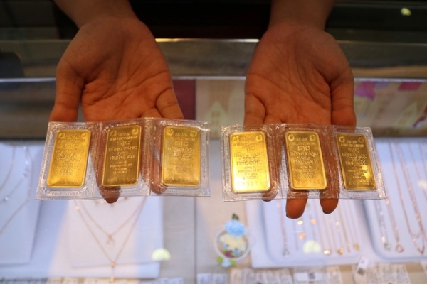 Giá vàng hôm nay 2/2/2022 dao động quanh mốc 1.800 USD/Ounce