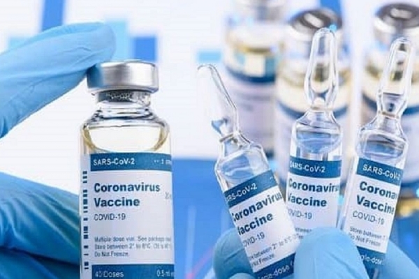 Tại Việt Nam, đối tượng nào được ưu tiên dùng vaccine ngừa COVID-19?