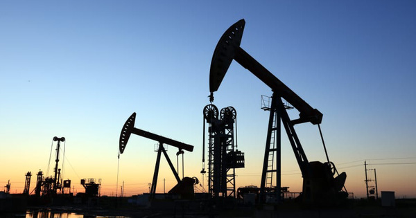 Giá thế giới trồi sụt, đội tư vấn bảo 'tuần này bán ra cổ phiếu dầu khí'