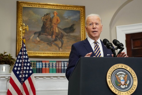 Tổng thống Biden đã cấm nhập khẩu dầu của Nga, thừa nhận giá xăng ở Mỹ sẽ còn tăng
