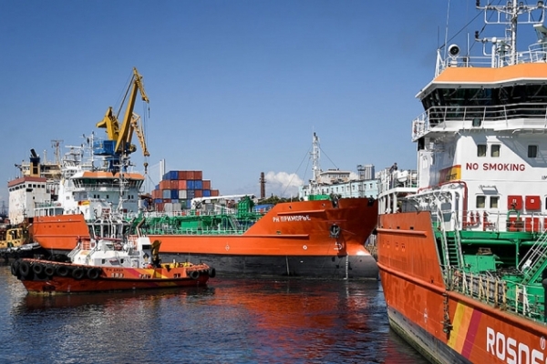 Khoảng 70% lượng dầu xuất khẩu đường biển của Nga không có người mua