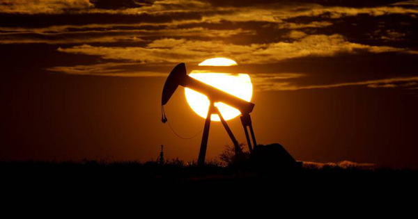 Giá dầu có thể tăng lên 240 USD/thùng - báo hiệu một mùa hè 2022 rực lửa