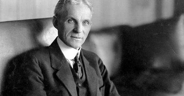 Henry Ford tới ngân hàng vay tiền và bị chế nhạo, chỉ sau một câu nói ông đã thay đổi tất cả và dựng nên một đế chế lẫy lừng